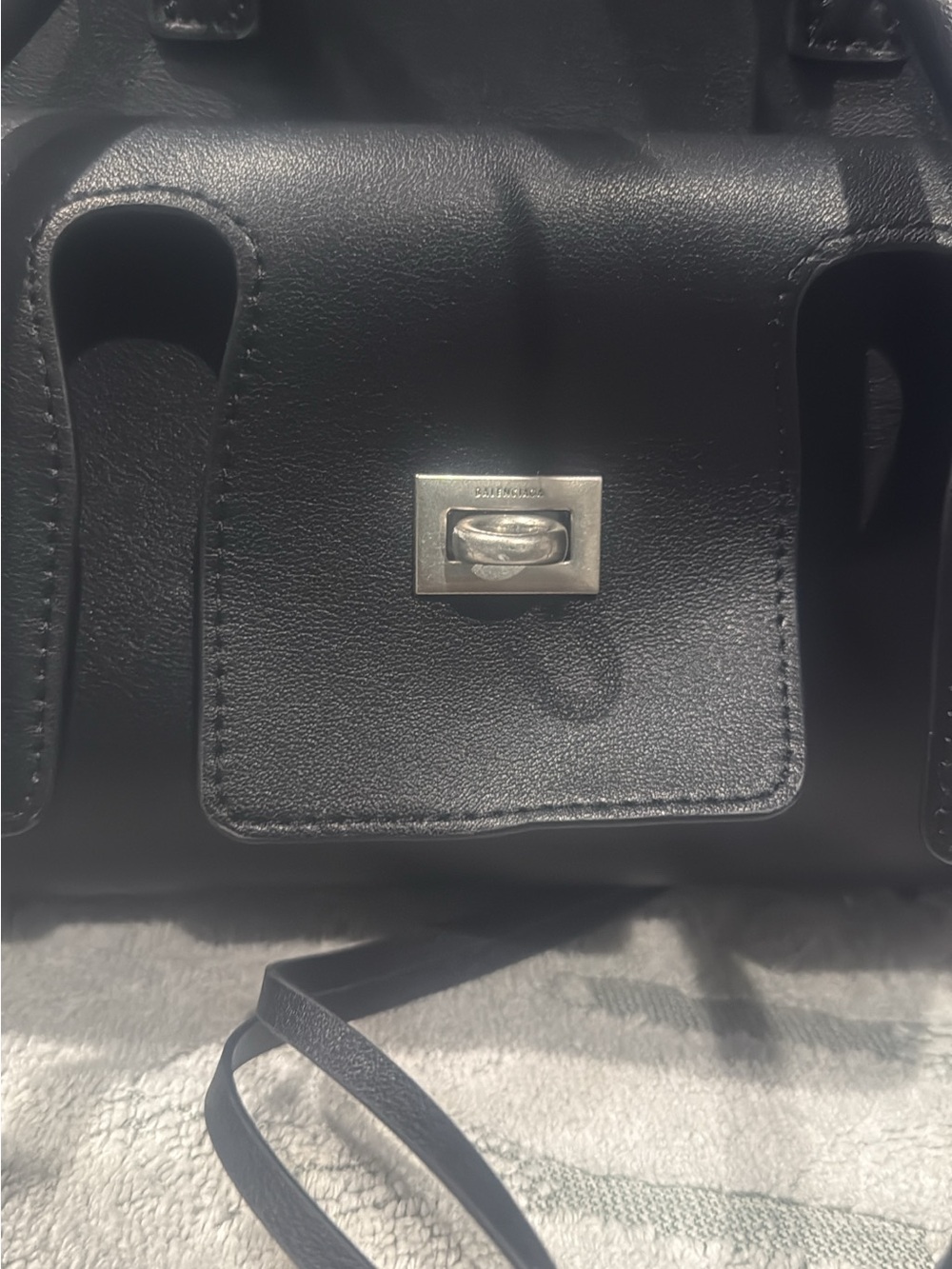 Classic Black Leather Star-Accent Tote Bag - Women's Shoulder Tote - Picture 3 of 7